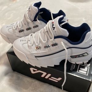 COPY - Women’s Fila tennis shoes size 7 Not sold